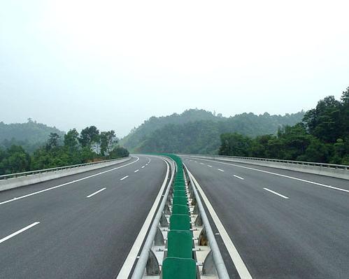 贵州高速公路波形护栏